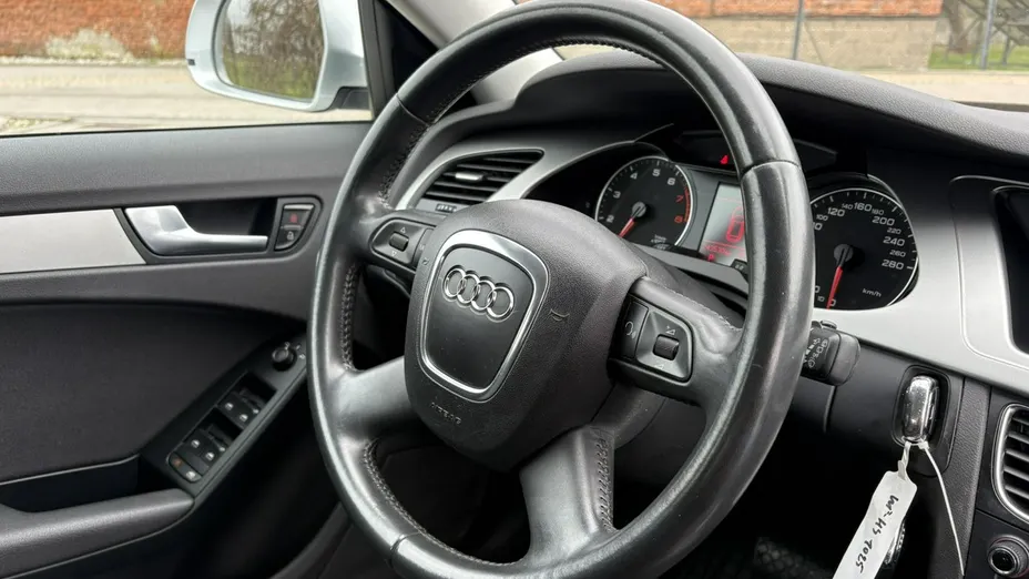 AUDI A4 -