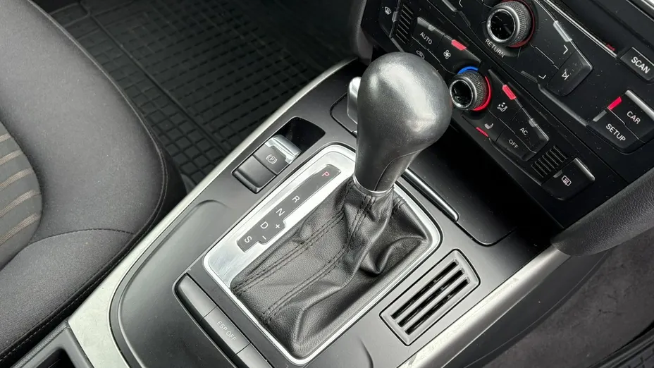AUDI A4 -