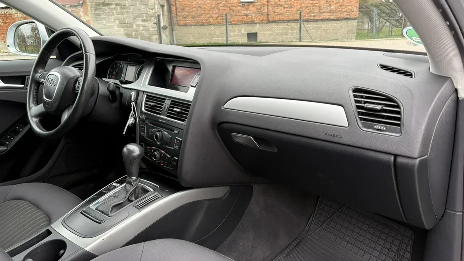AUDI A4 -