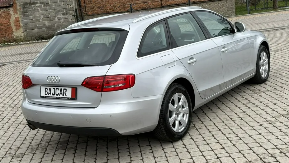 AUDI A4 -