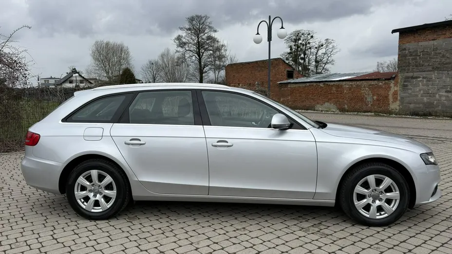 AUDI A4 -