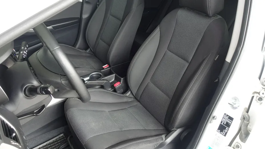 HYUNDAI i30 -