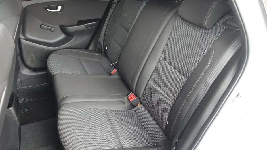 HYUNDAI i30 -