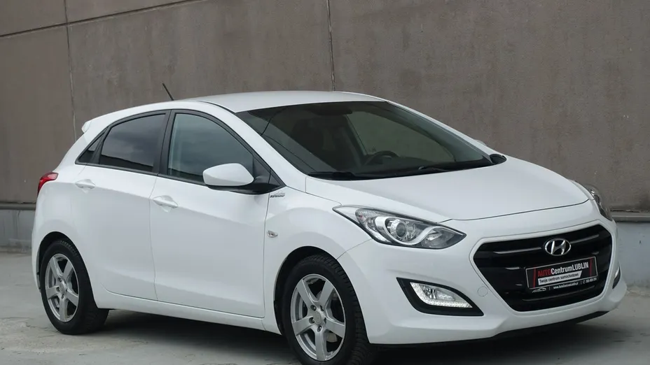 HYUNDAI i30 -