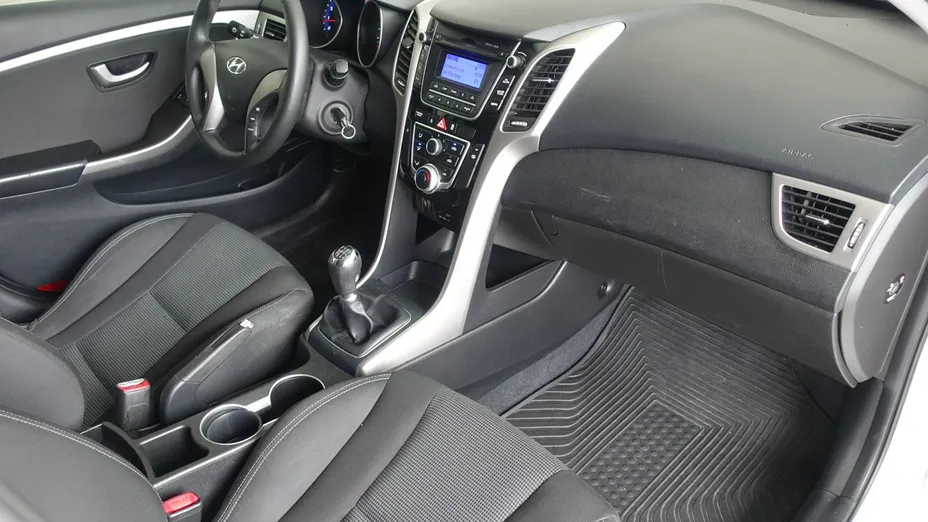 HYUNDAI i30 -