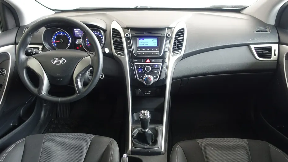 HYUNDAI i30 -