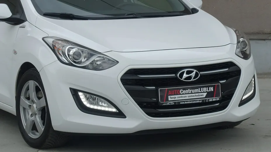HYUNDAI i30 -
