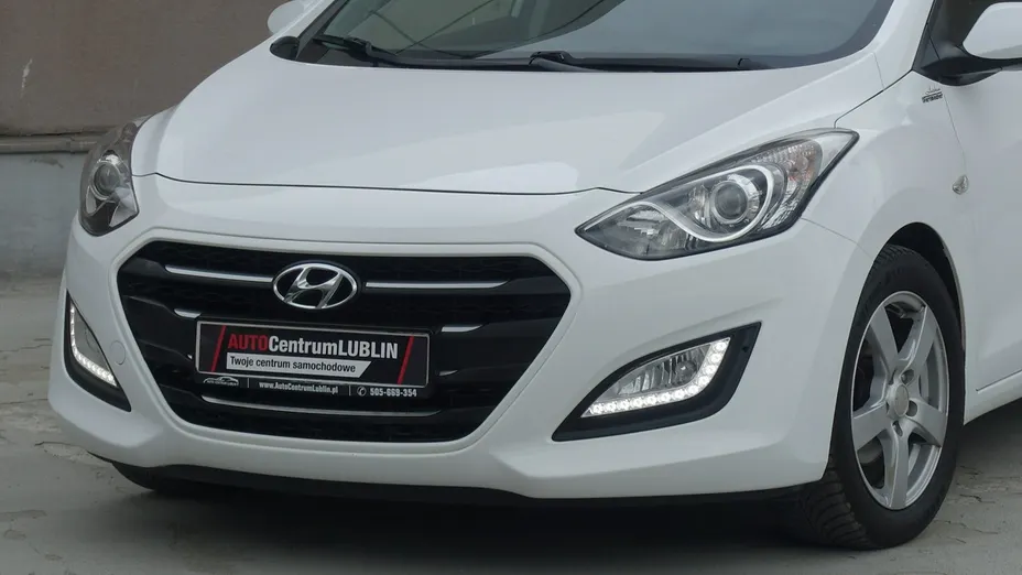 HYUNDAI i30 -