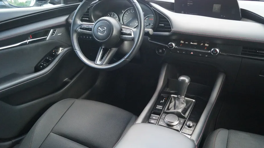 MAZDA 3 -