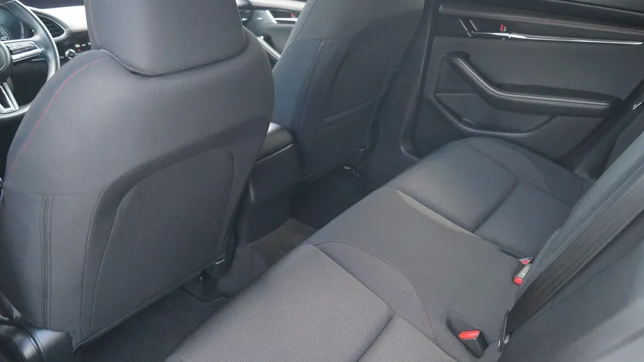 MAZDA 3 -
