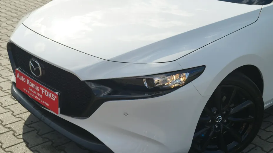 MAZDA 3 -