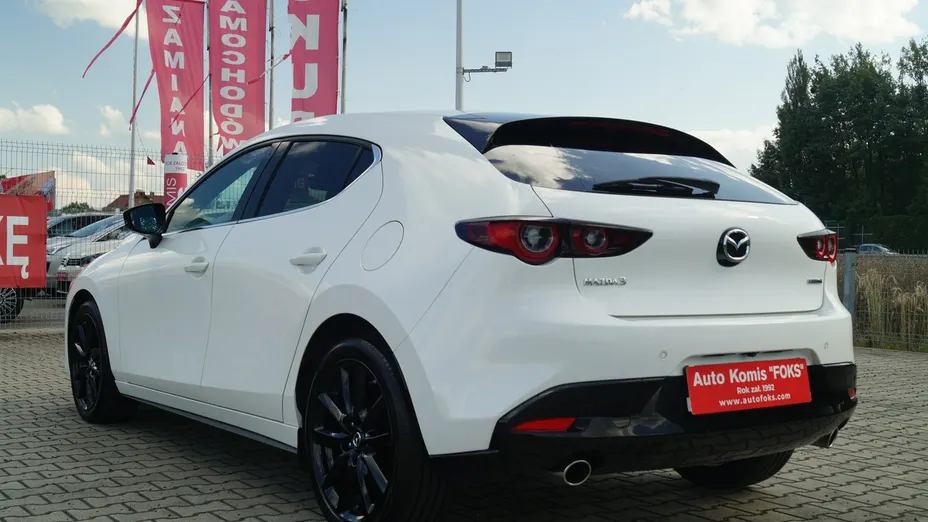MAZDA 3 -