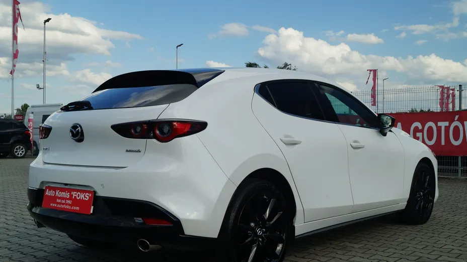 MAZDA 3 -