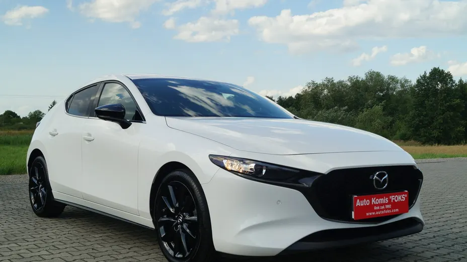 MAZDA 3 -