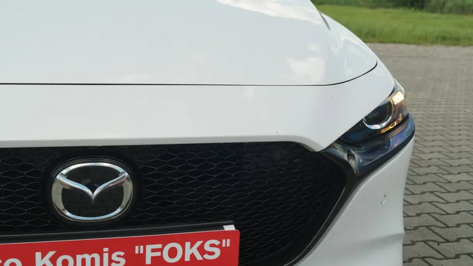 MAZDA 3 -