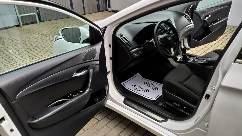 HYUNDAI i40 -