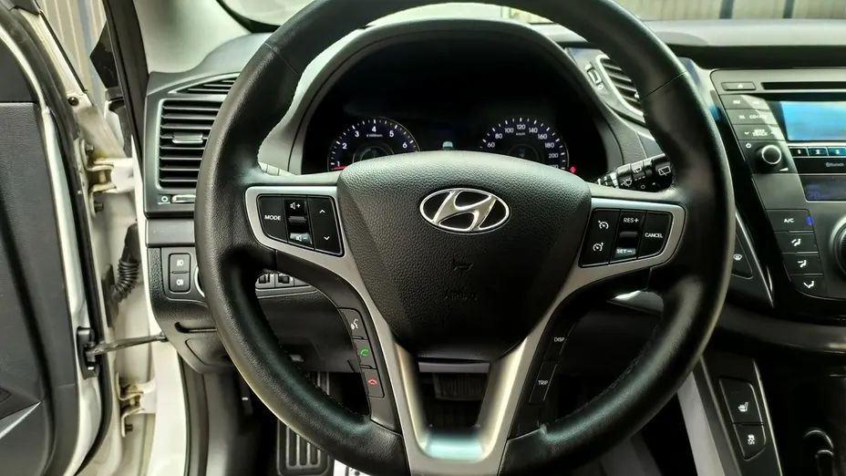 HYUNDAI i40 -