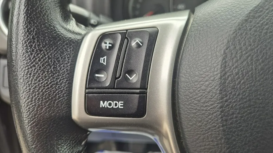 TOYOTA Yaris -