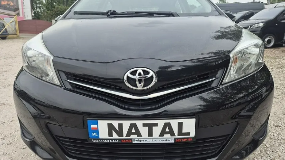 TOYOTA Yaris -