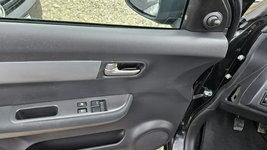 SUZUKI Swift -