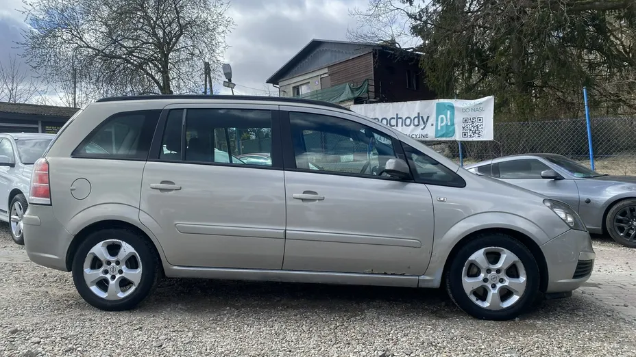 OPEL Zafira -