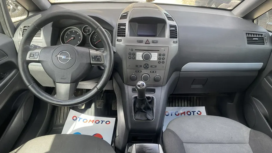 OPEL Zafira -