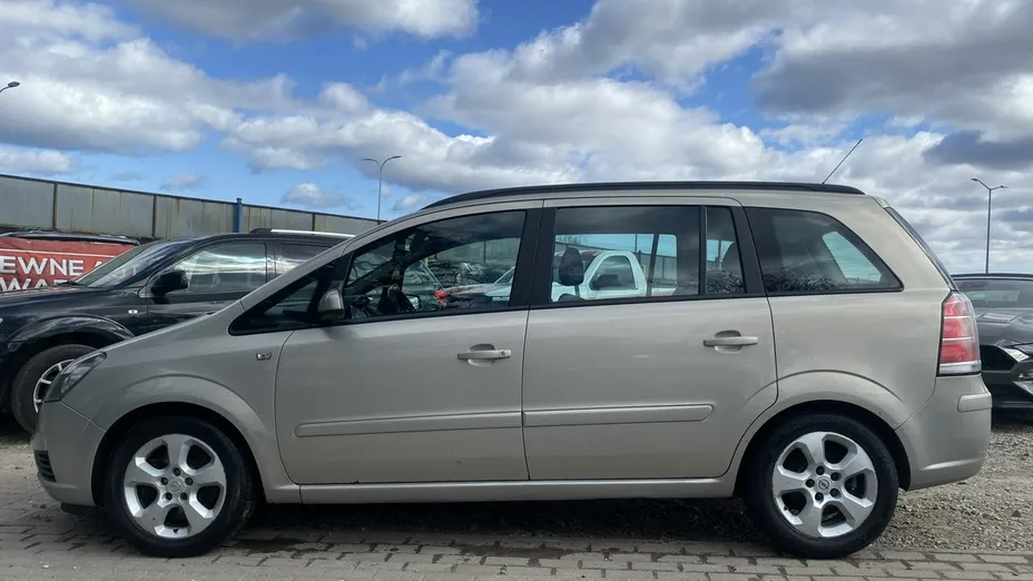 OPEL Zafira -