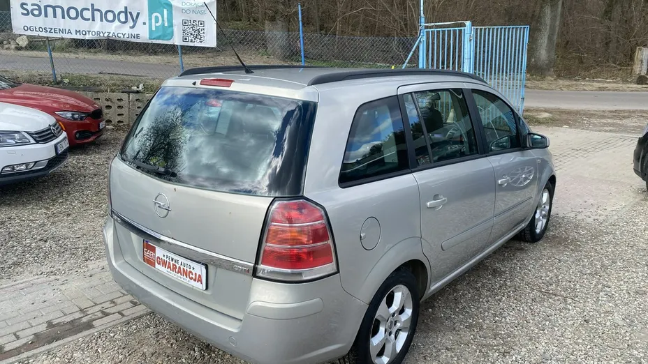 OPEL Zafira -