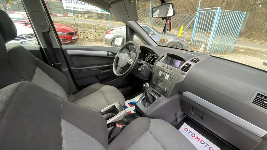 OPEL Zafira -