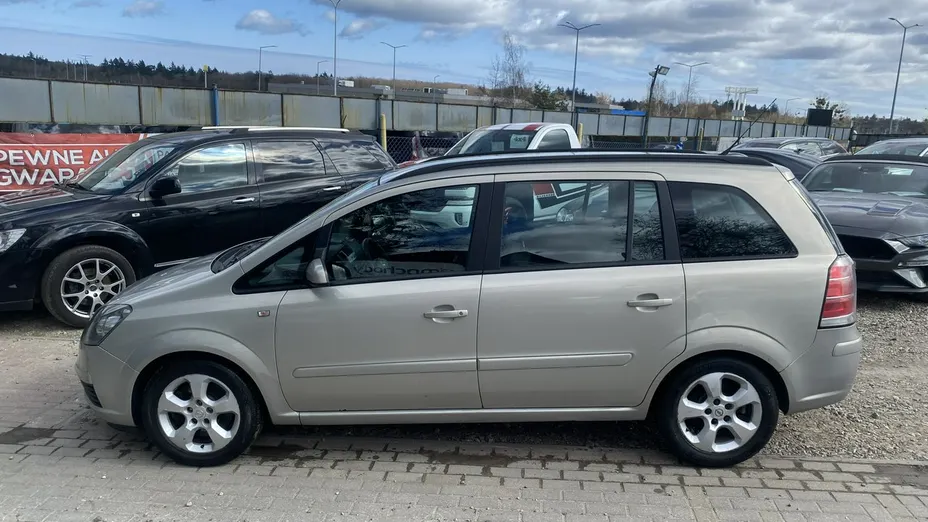 OPEL Zafira -