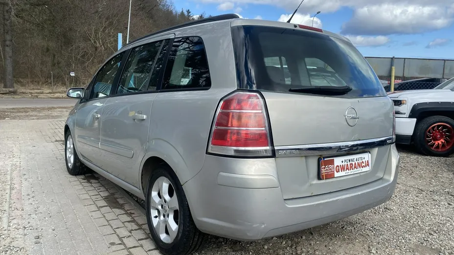 OPEL Zafira -