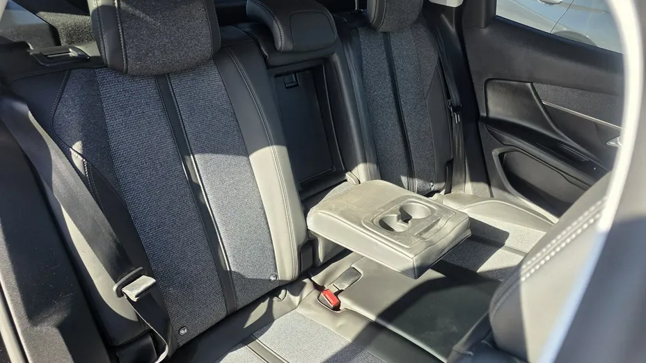 PEUGEOT 3008 -