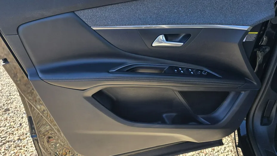 PEUGEOT 3008 -