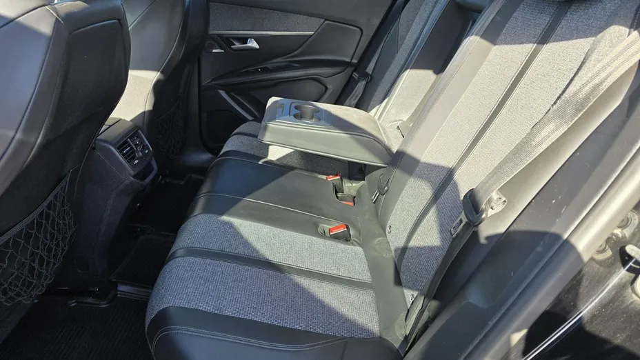 PEUGEOT 3008 -