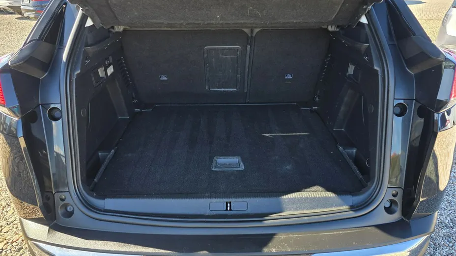 PEUGEOT 3008 -