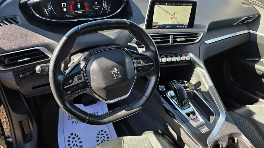 PEUGEOT 3008 -