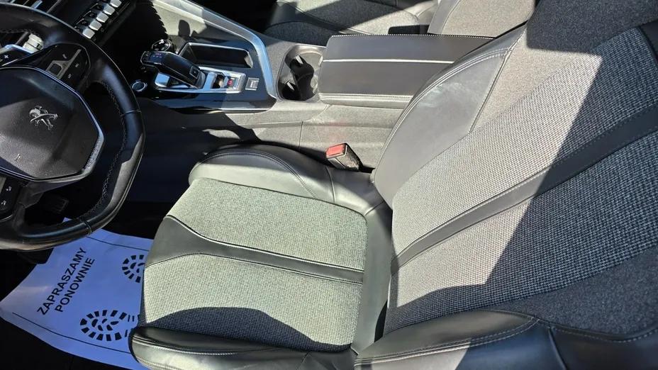 PEUGEOT 3008 -