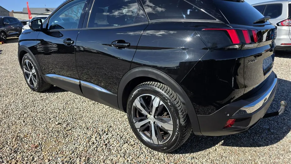 PEUGEOT 3008 -