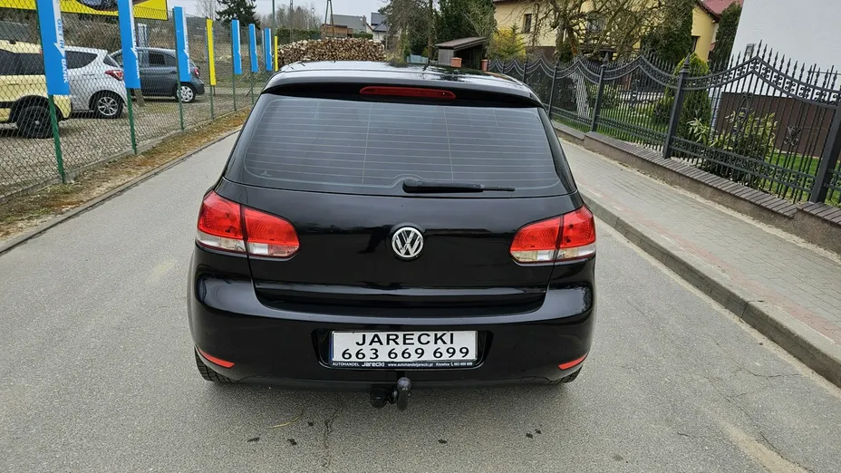 VOLKSWAGEN Golf -