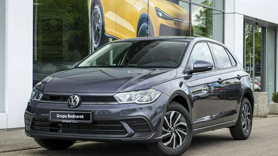 VOLKSWAGEN Polo -