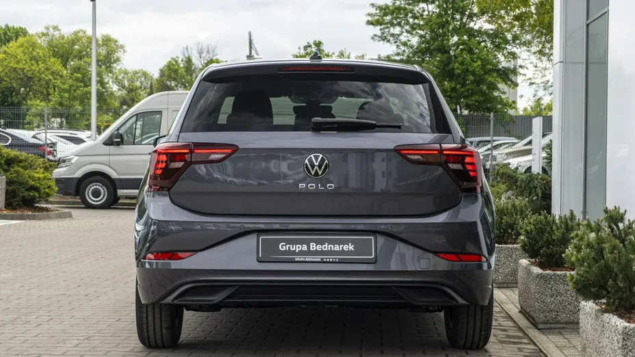 VOLKSWAGEN Polo -