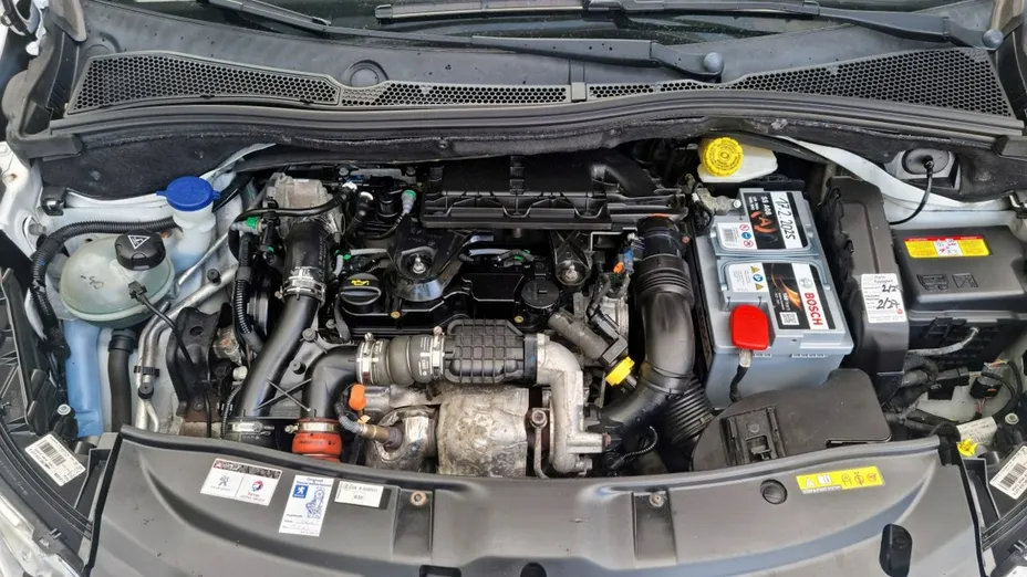 PEUGEOT 2008 -