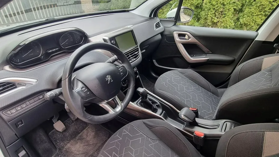 PEUGEOT 2008 -