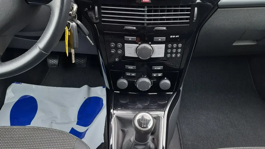 OPEL Astra -