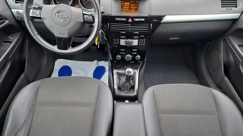 OPEL Astra -