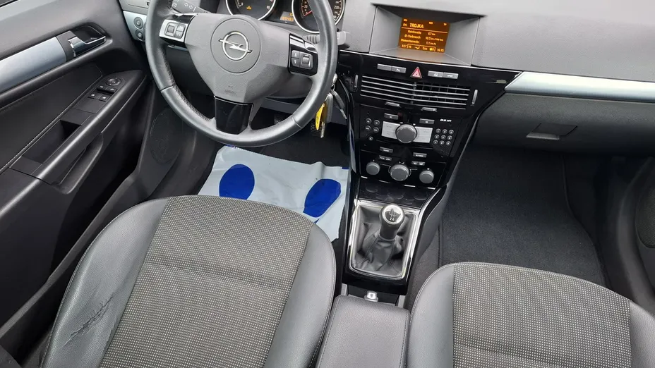 OPEL Astra -