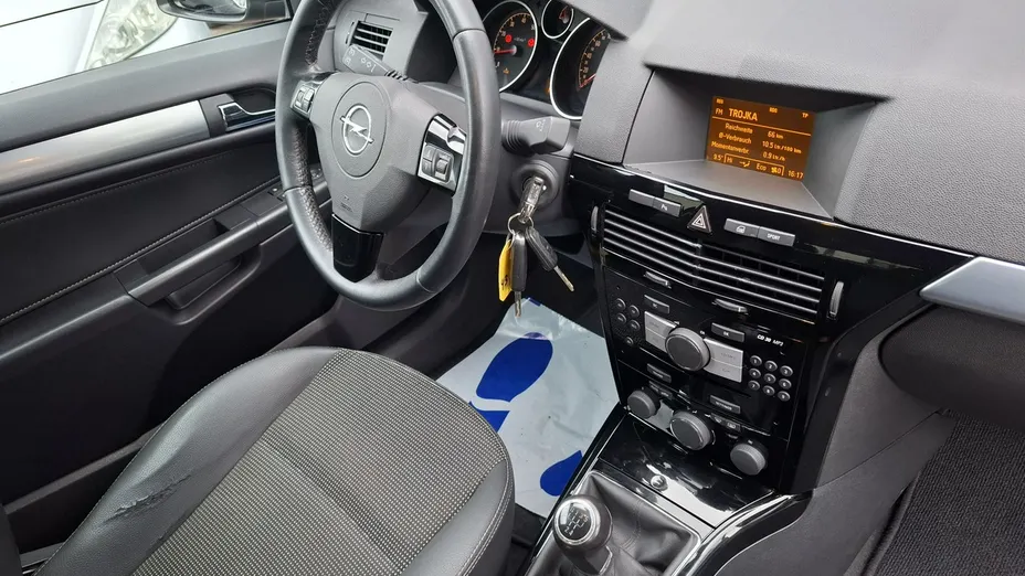 OPEL Astra -