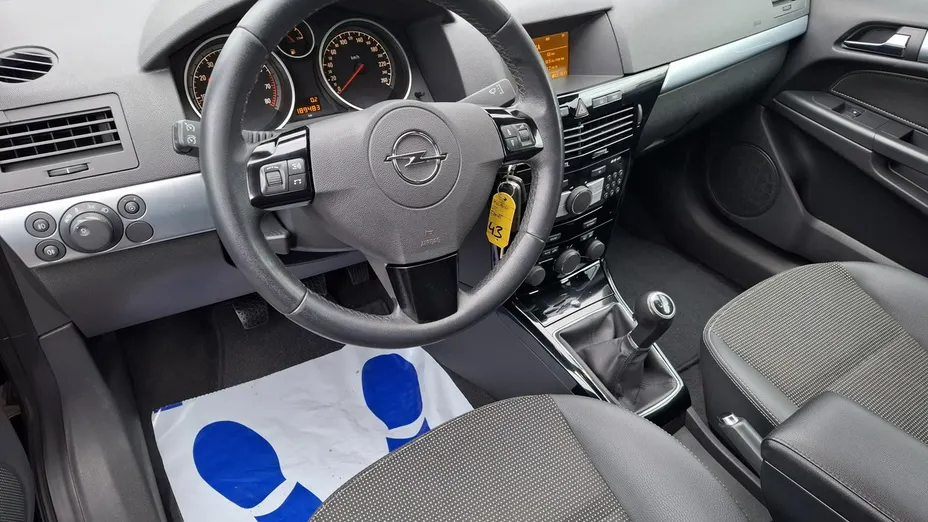 OPEL Astra -