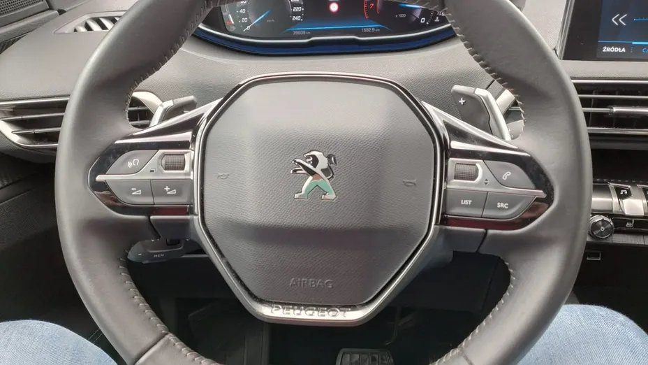 PEUGEOT 3008 -
