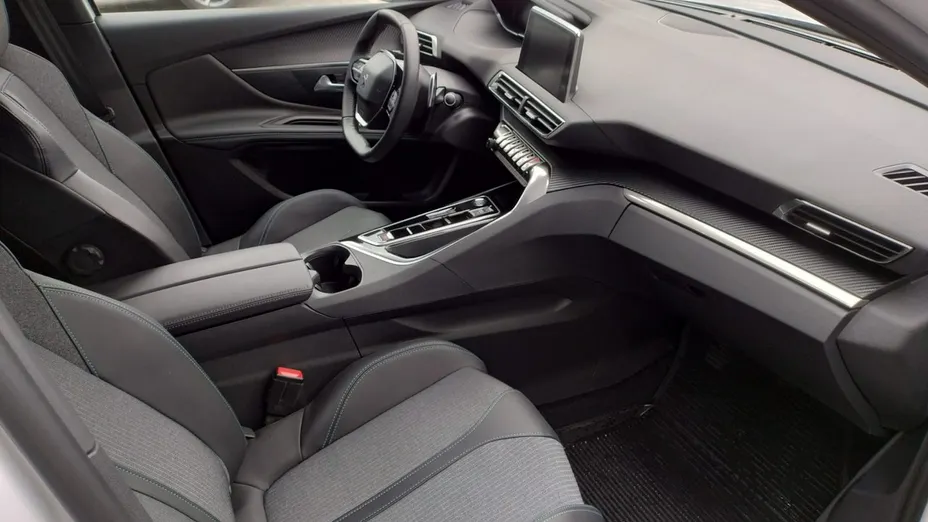 PEUGEOT 3008 -